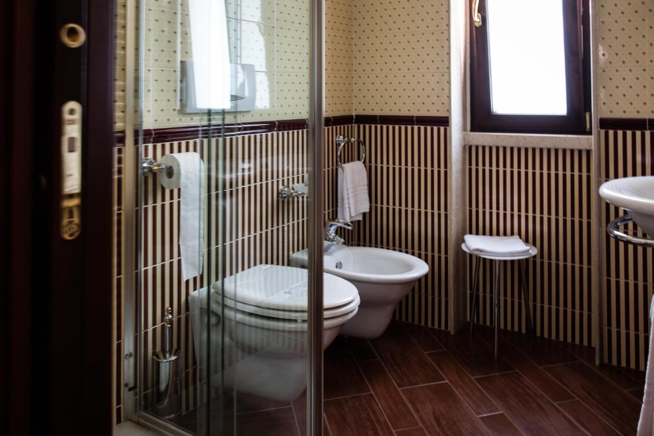 Hotel Petite Fleur Рокказаро Экстерьер фото