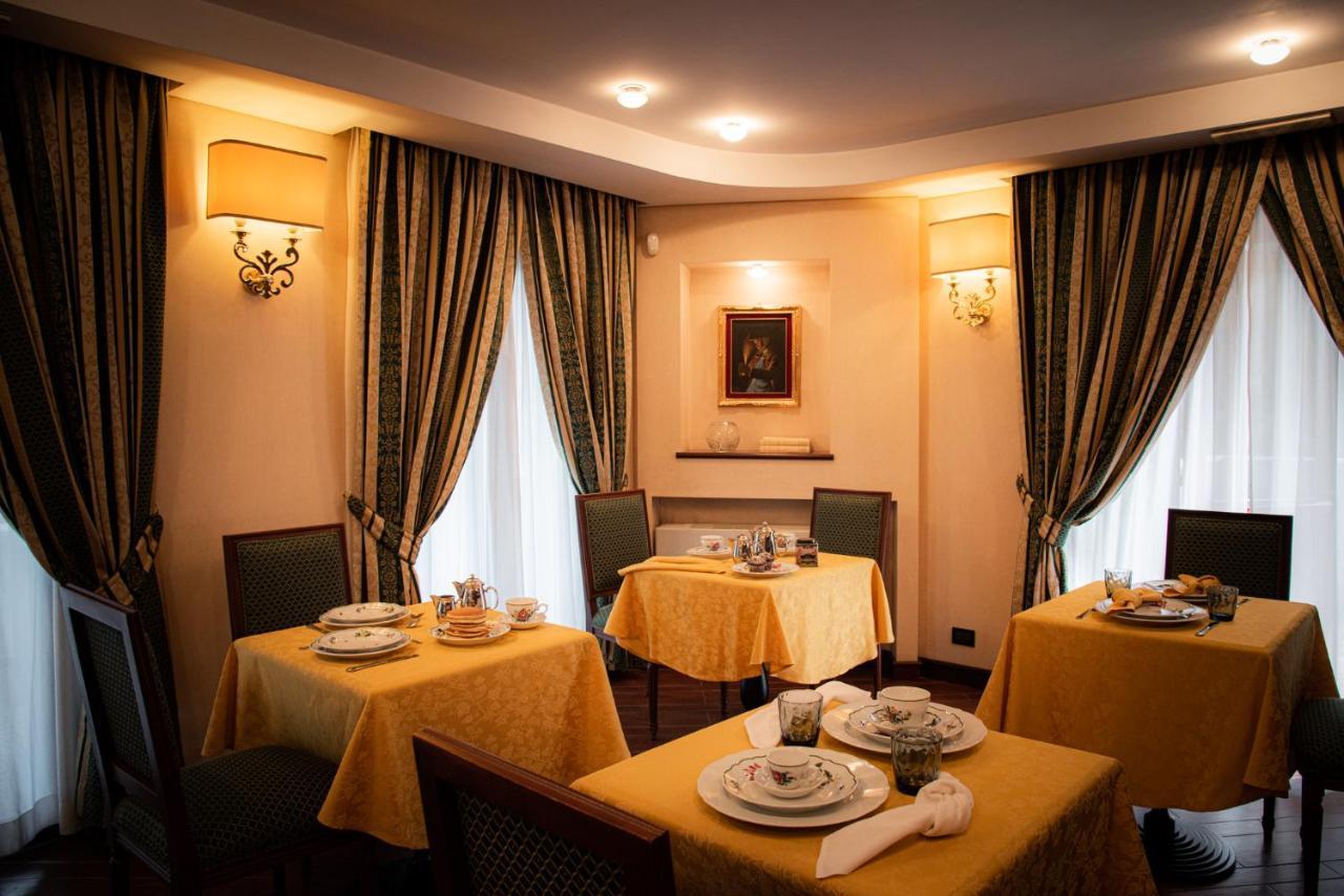 Hotel Petite Fleur Рокказаро Экстерьер фото
