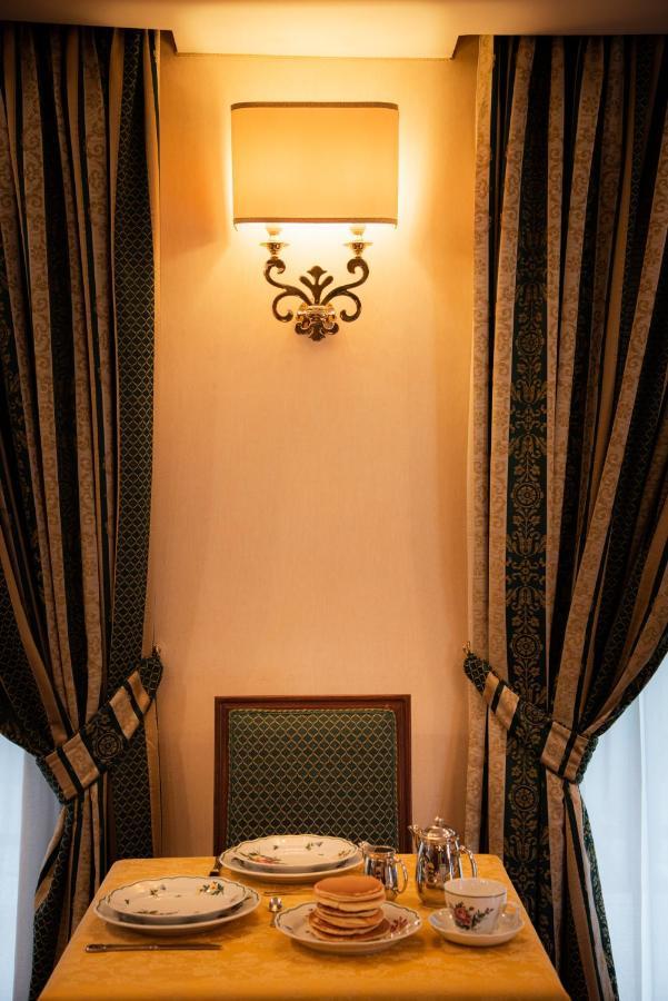 Hotel Petite Fleur Рокказаро Экстерьер фото